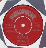 THE BEATLES Love Me Do Vinyl Record 7 Inch Parlophone 1982..